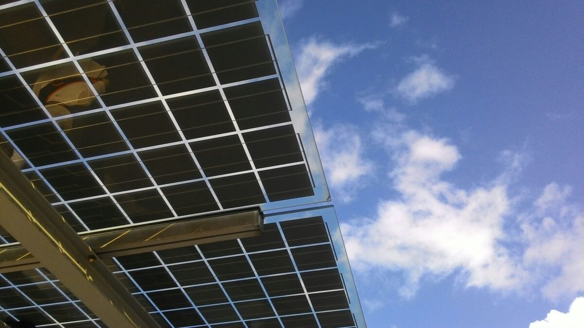 Avances en algoritmos FMPPT: optimización rápida y eficiente para la energía solar fotovoltaica