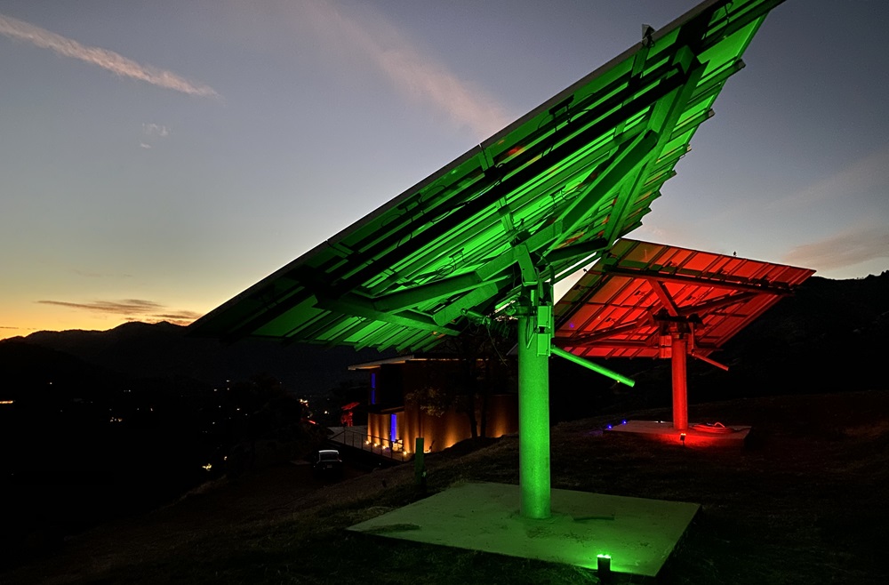 El Boom de la Energía Solar con Almacenamiento: ¿Es Rentable Desconectarse de la Red en EE.UU. ante el Aumento de Precios?