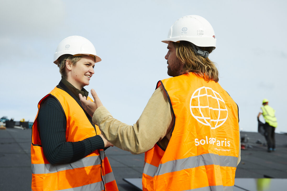 La industria solar necesita más mujeres: clave para impulsar la innovación y el crecimiento