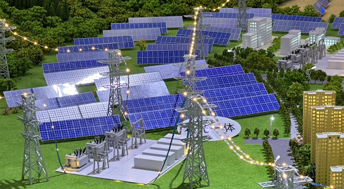 Algoritmo inspirado en el ciclo del agua revoluciona la gestión de energía en redes eléctricas con alta penetración solar