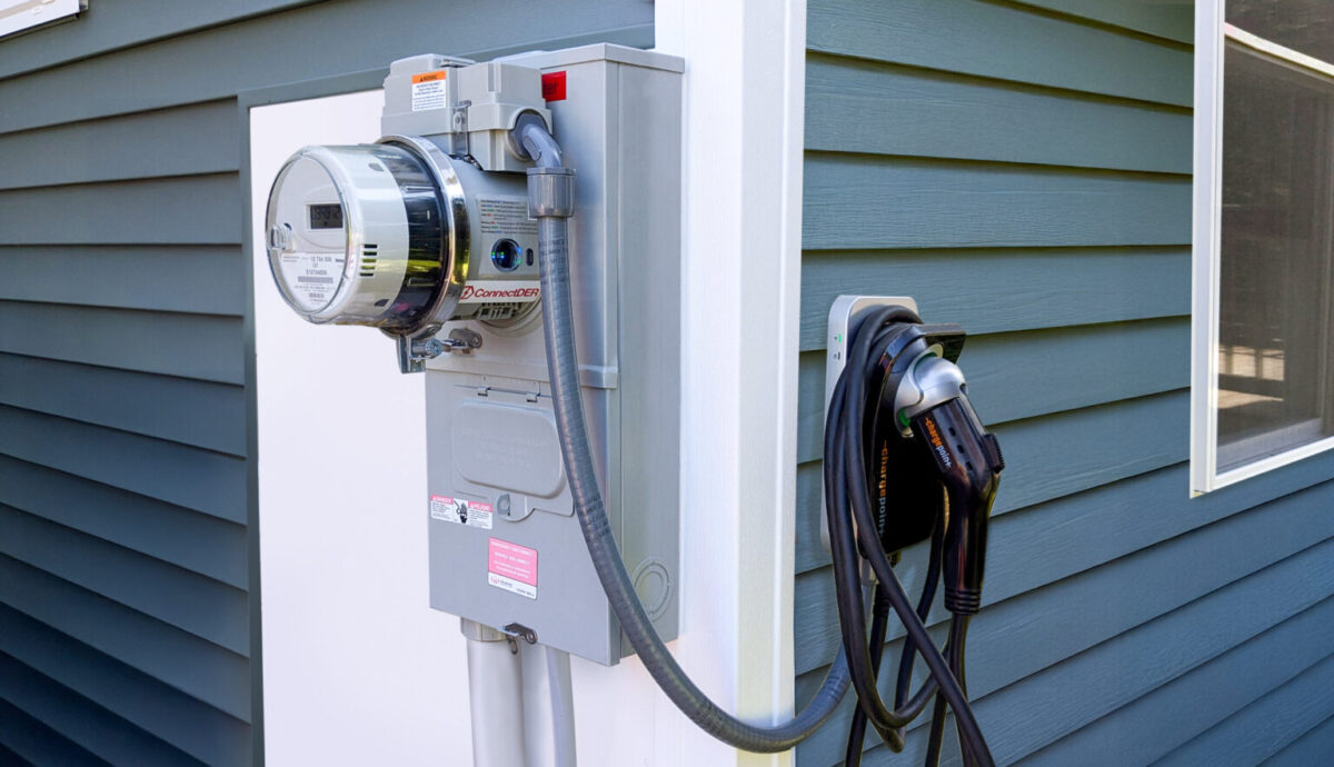 ConnectDER impulsa la electrificación del hogar con adaptadores innovadores que simplifican la energía solar y la carga de vehículos eléctricos