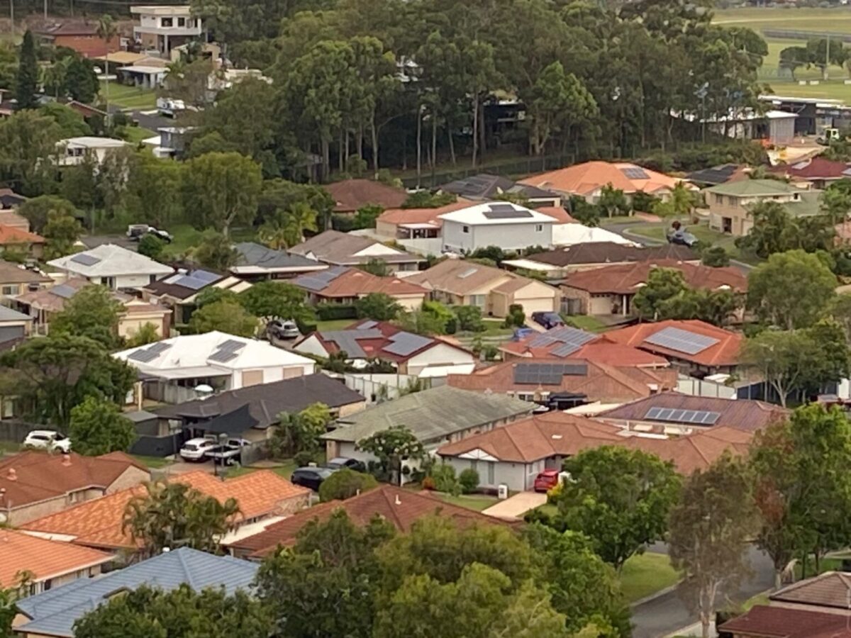 Regulador australiano propone control remoto de energía solar en techos para proteger la red eléctrica