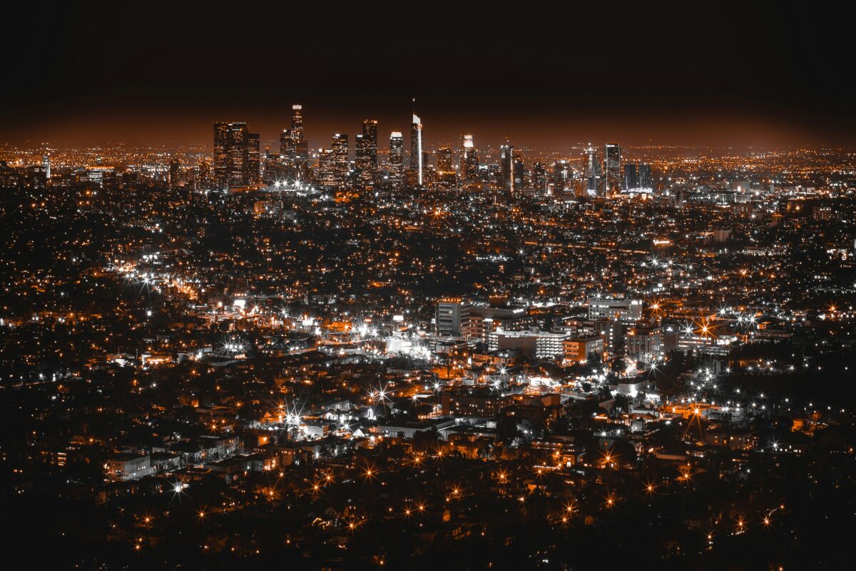 California lidera el camino hacia un futuro energético 100 por ciento renovable y económico