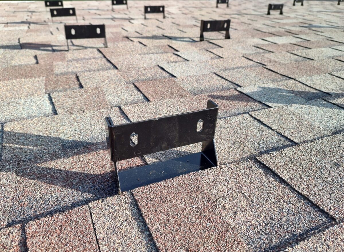 Soporte solar innovador revoluciona la instalación sin perforaciones en techos